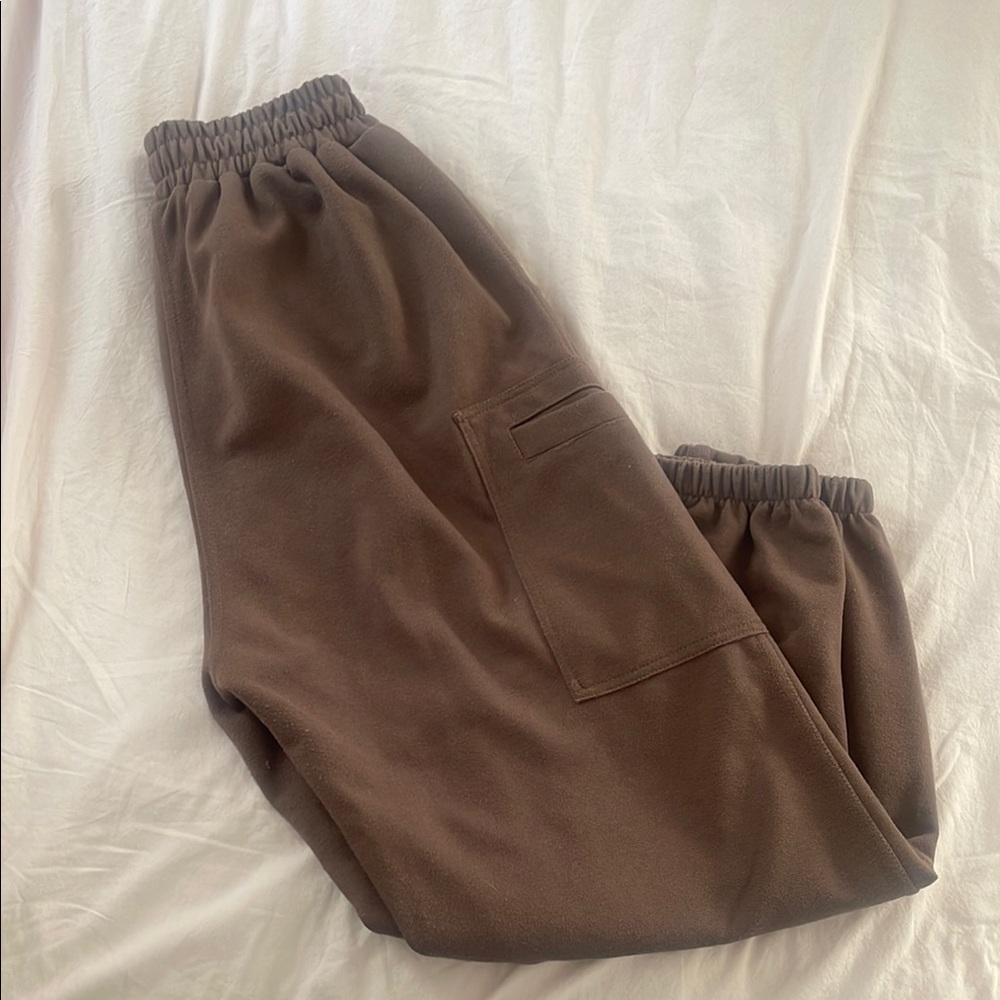 HALARA Brown Sweatpants with Elastic Waistband and Tapered Cuffs